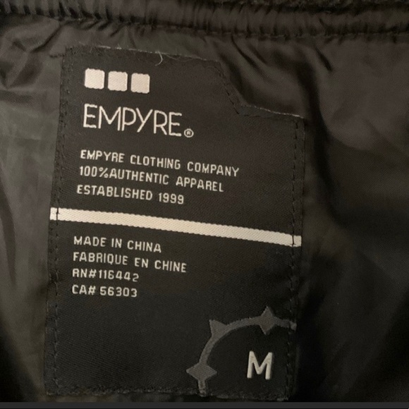Empyre Coat - Picture 5 of 5
